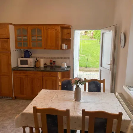 Kiskatona Vendeghaz * Балатонкенезе