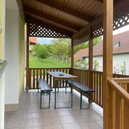 Kiskatona Vendeghaz *