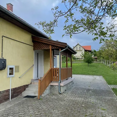 Kiskatona Vendeghaz Holiday home *