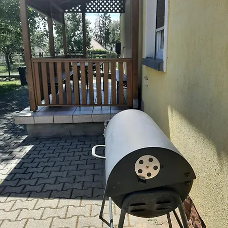 Kiskatona Vendeghaz Holiday home
