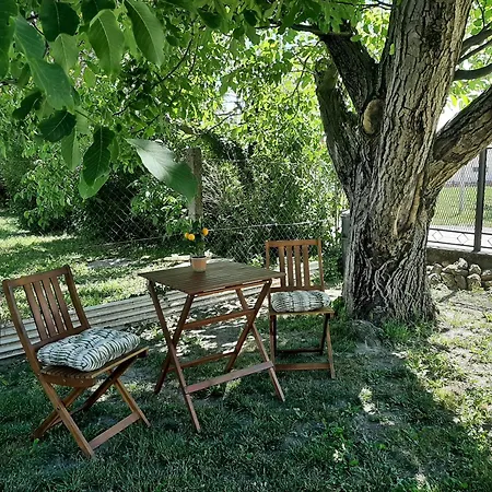 Kiskatona Vendeghaz Holiday home *