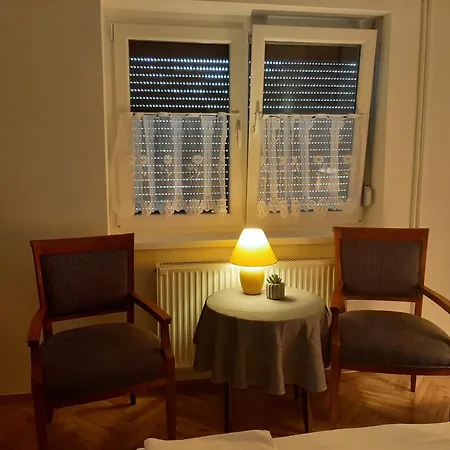 Kiskatona Vendeghaz * Балатонкенезе