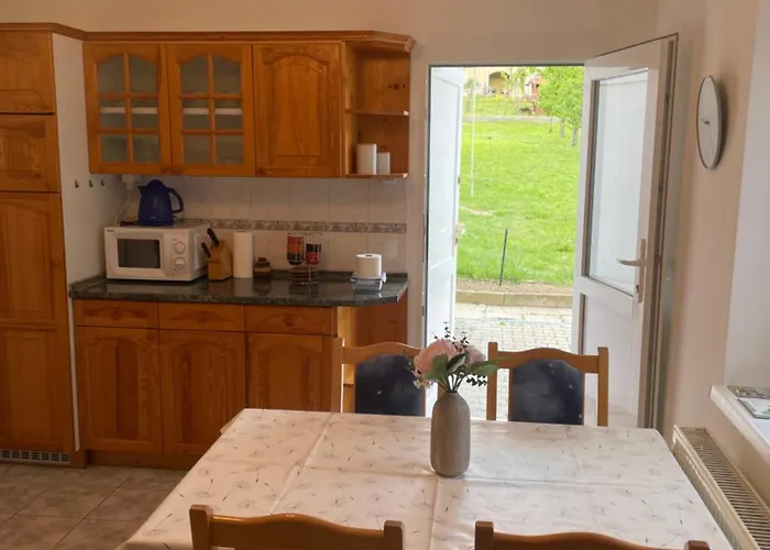 Kiskatona Vendeghaz * Balatonkenese