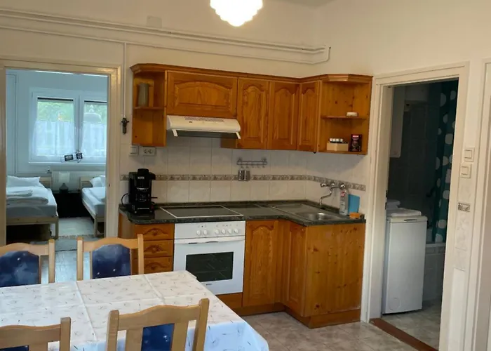 Kiskatona Vendeghaz Casa vacanze *