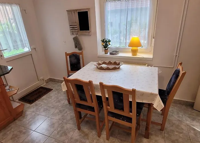 Kiskatona Balatonkenese