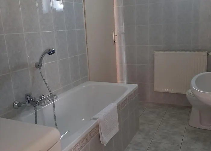 Kiskatona * Balatonkenese